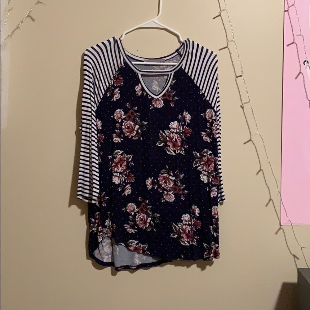 Flower and striped quarter sleeve